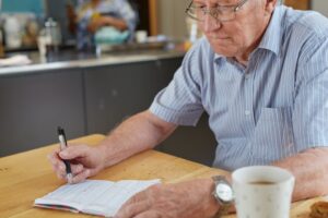 The Science Behind Continuous Glucose Monitoring for Real-Time Blood Sugar Tracking